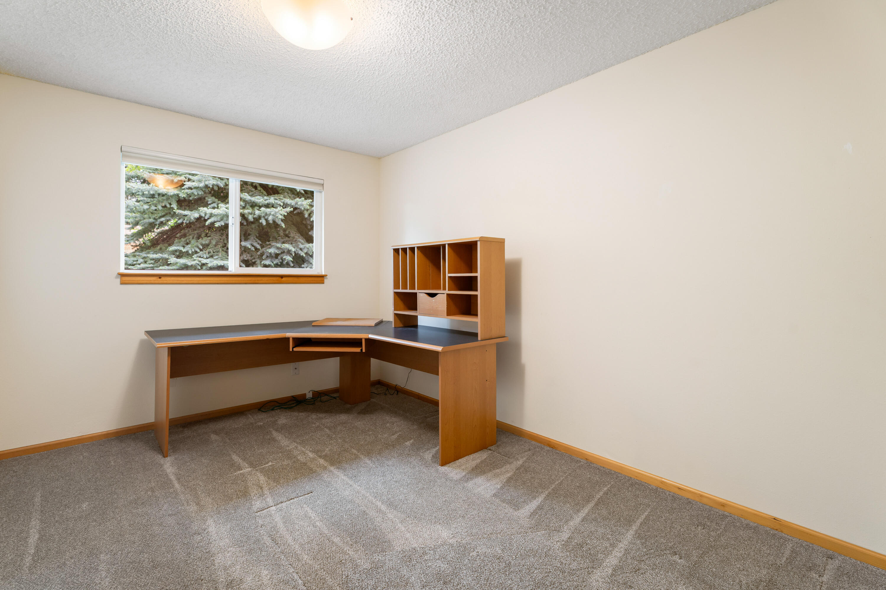 1627 Northeast Bear Creek Road Bend, OR 97702 - Photo 18 of 46 1st bedroom