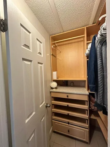 $319,000 | 173 Lake Drive, Orlando, FL 32835