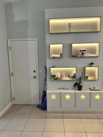 $349,900 | 173 Lake Drive, Orlando, FL 32835