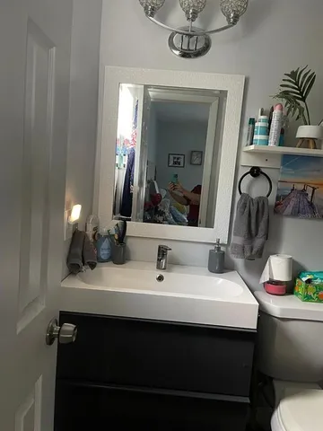 $319,000 | 173 Lake Drive, Orlando, FL 32835