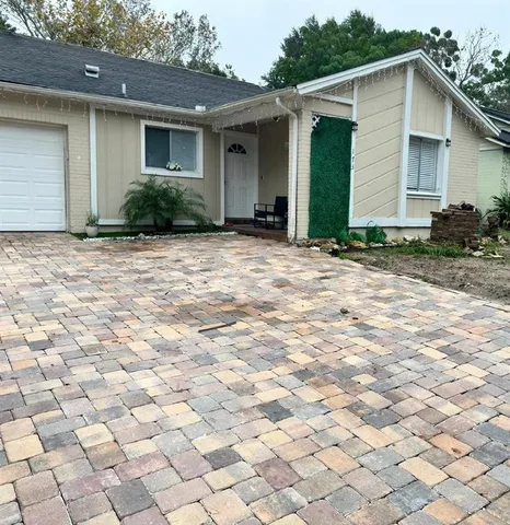 $349,900 | 173 Lake Drive, Orlando, FL 32835