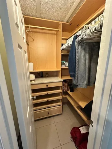 $349,900 | 173 Lake Drive, Orlando, FL 32835