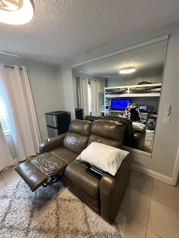 $349,900 | 173 Lake Drive, Orlando, FL 32835