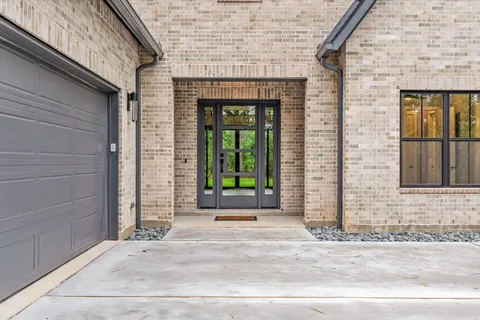 a view of entrance front of the house