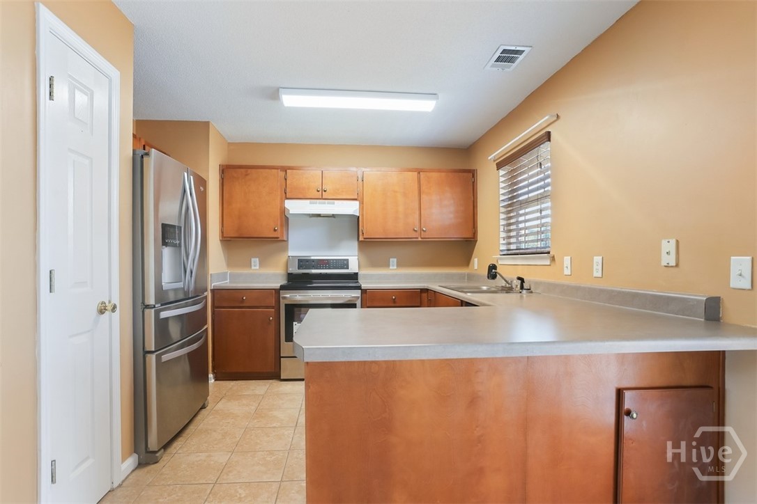 15 Victoria Court Pooler, GA 31322 - Photo 13 of 40 Kitchen