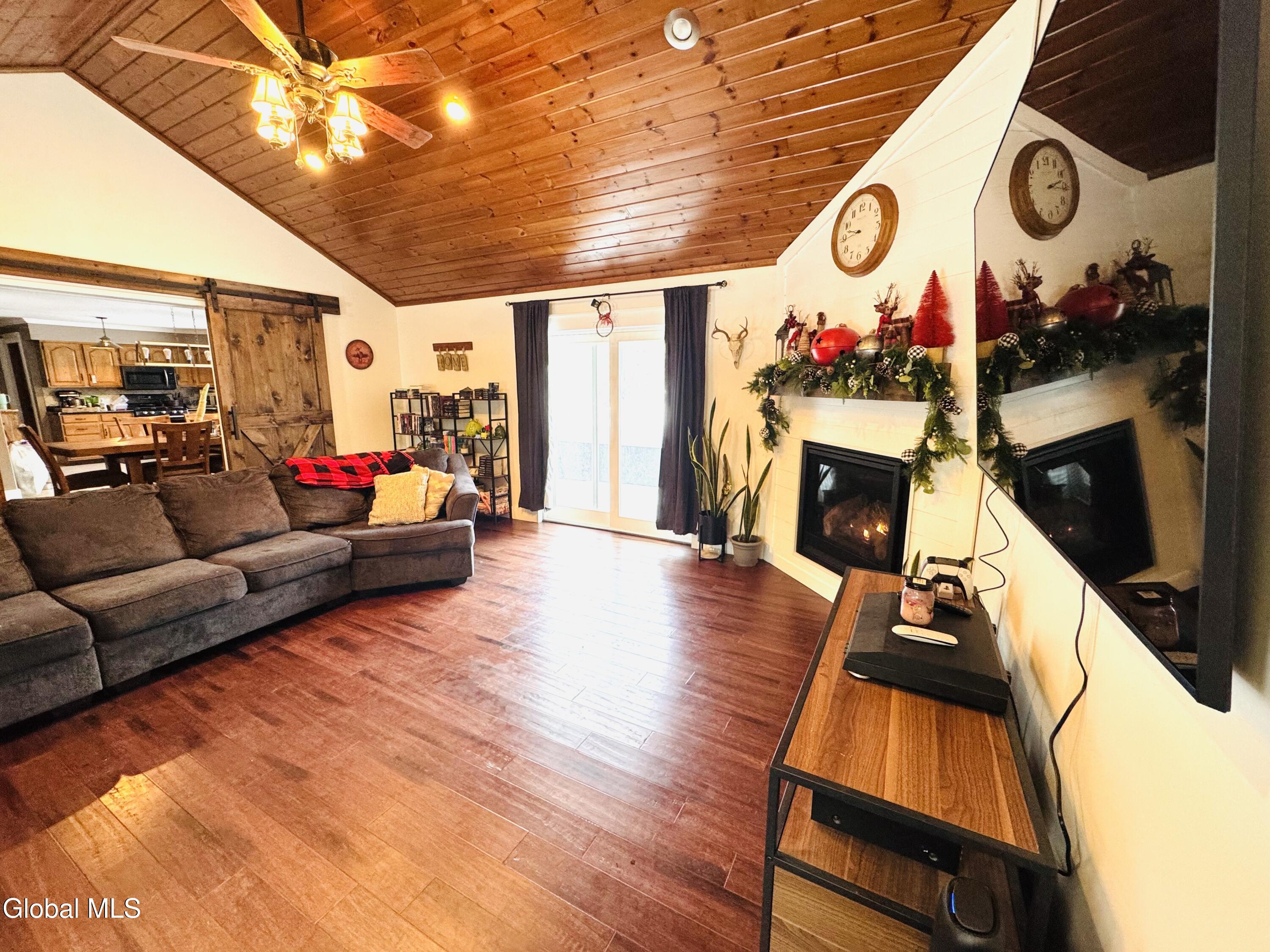 88 County Rte 25 Granville, NY 12832 - Photo 9 of 19 Living