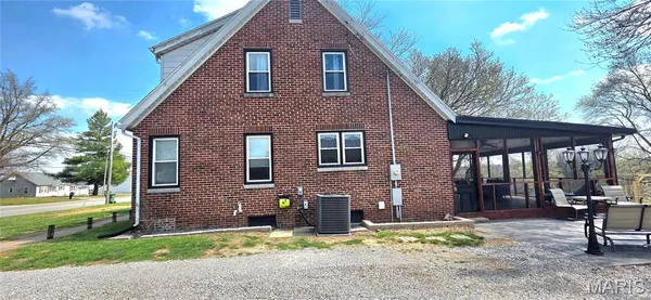 $265,000 | 925 Lehmen Drive, Chester, IL 62233