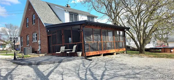 $265,000 | 925 Lehmen Drive, Chester, IL 62233