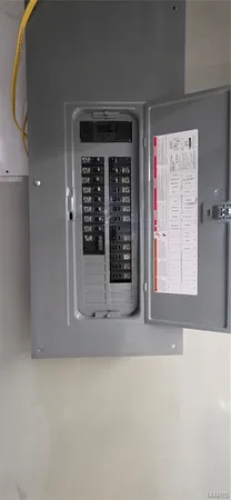 $265,000 | 925 Lehmen Drive, Chester, IL 62233