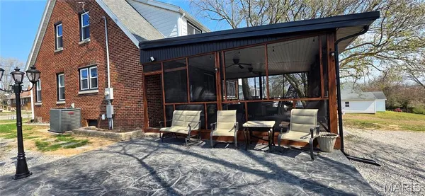 $265,000 | 925 Lehmen Drive, Chester, IL 62233