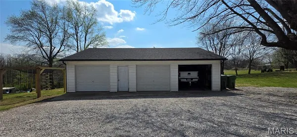 $265,000 | 925 Lehmen Drive, Chester, IL 62233
