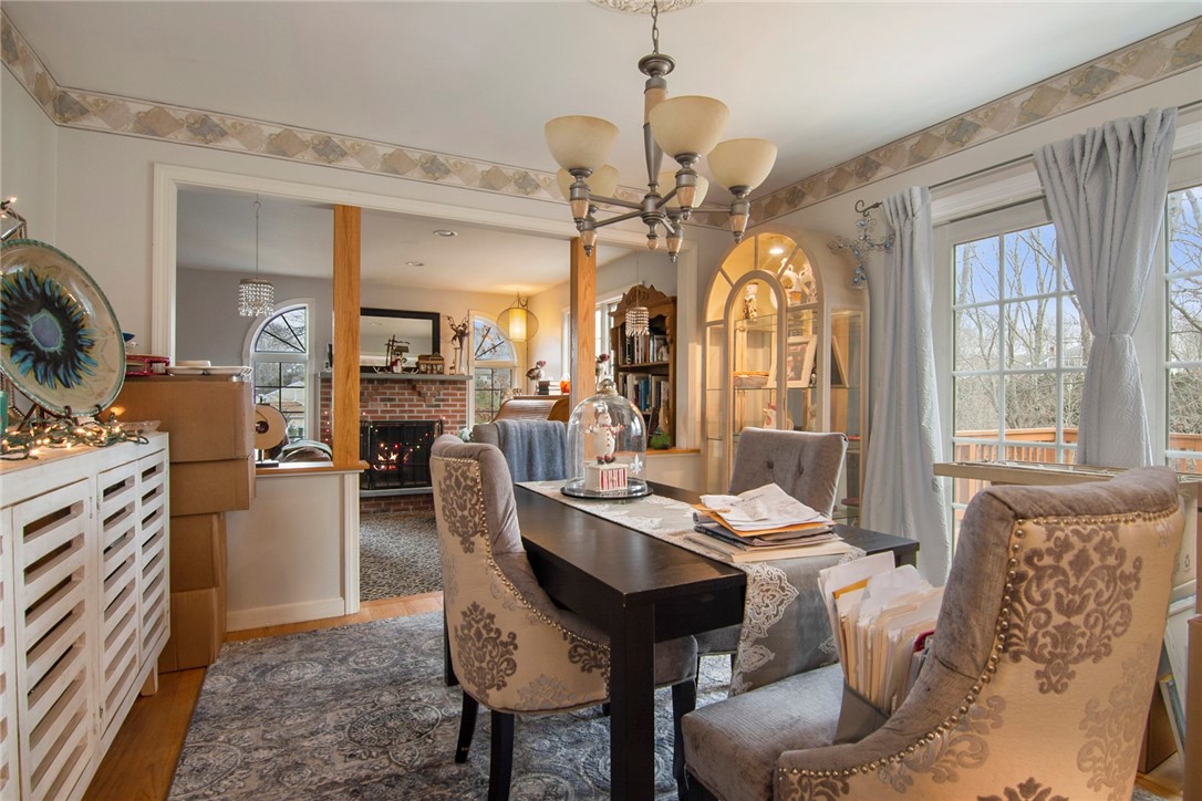 40 Rockridge Road Westerly, RI 02891 - Photo 11 of 33 Dining Room