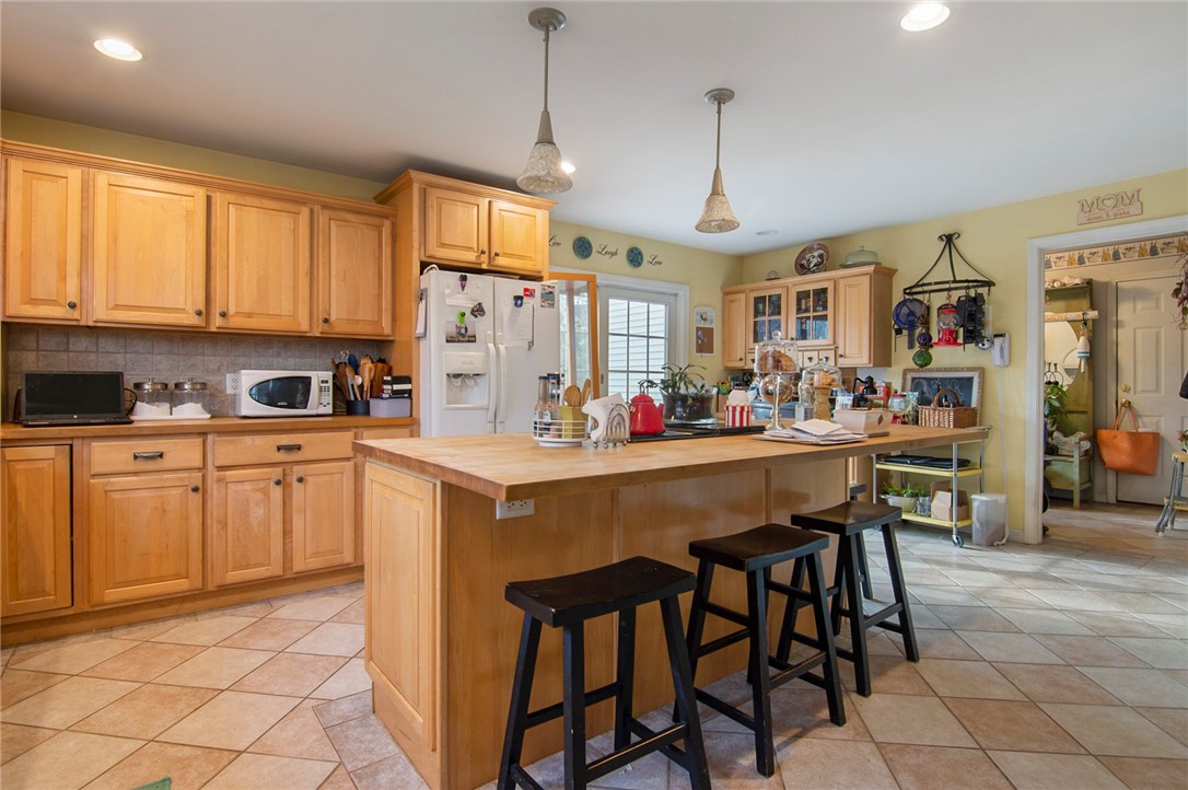 40 Rockridge Road Westerly, RI 02891 - Photo 14 of 33