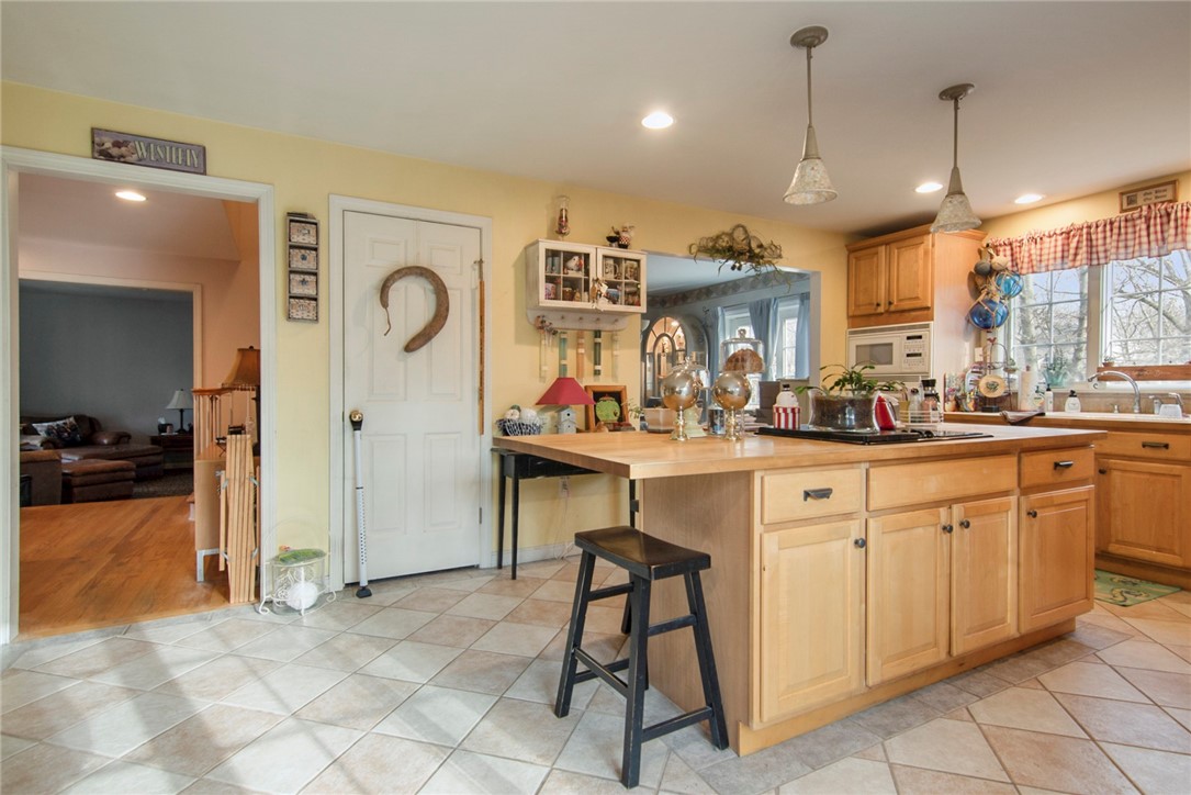 40 Rockridge Road Westerly, RI 02891 - Photo 16 of 33