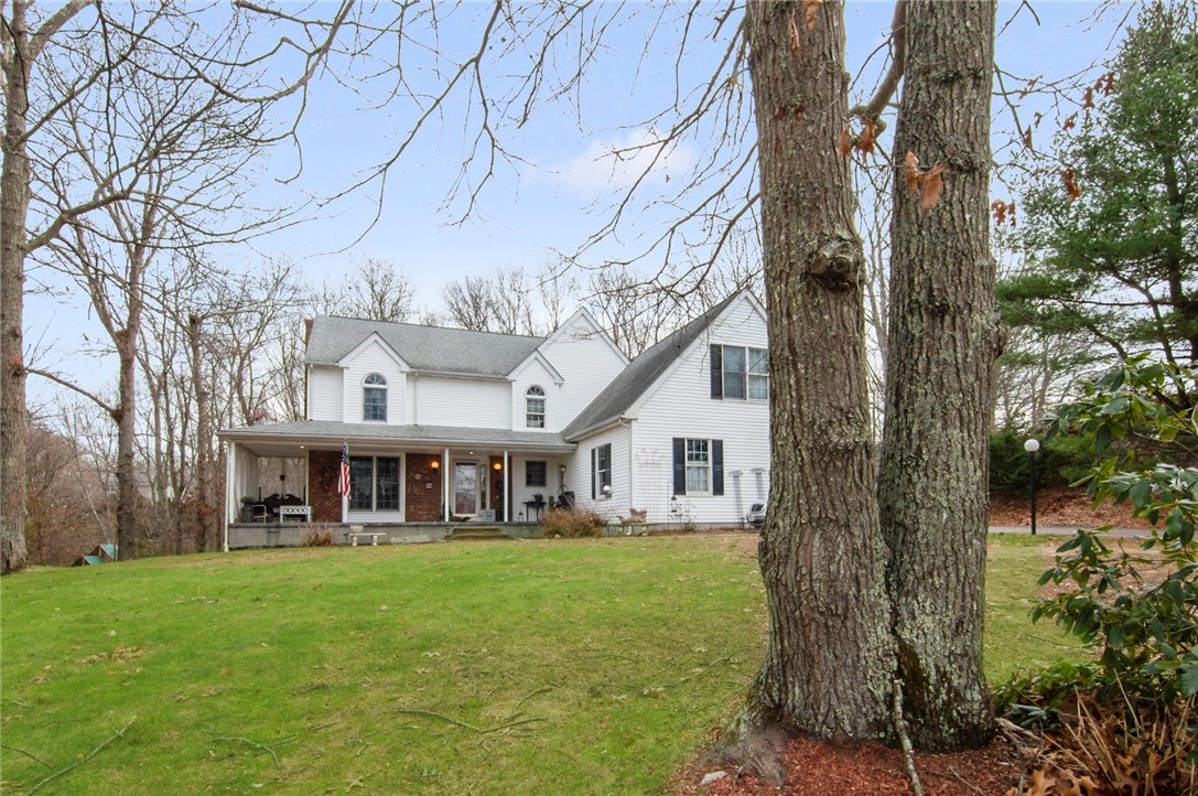 40 Rockridge Road Westerly, RI 02891 - Photo 4 of 33