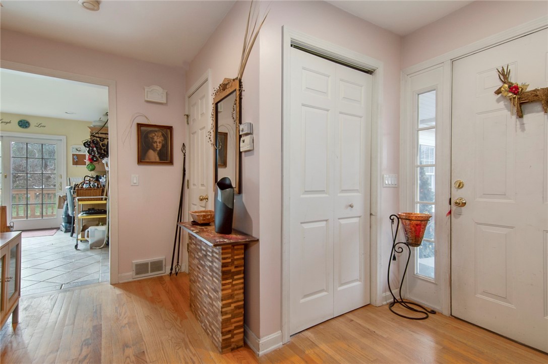 40 Rockridge Road Westerly, RI 02891 - Photo 7 of 33 FROT HALL