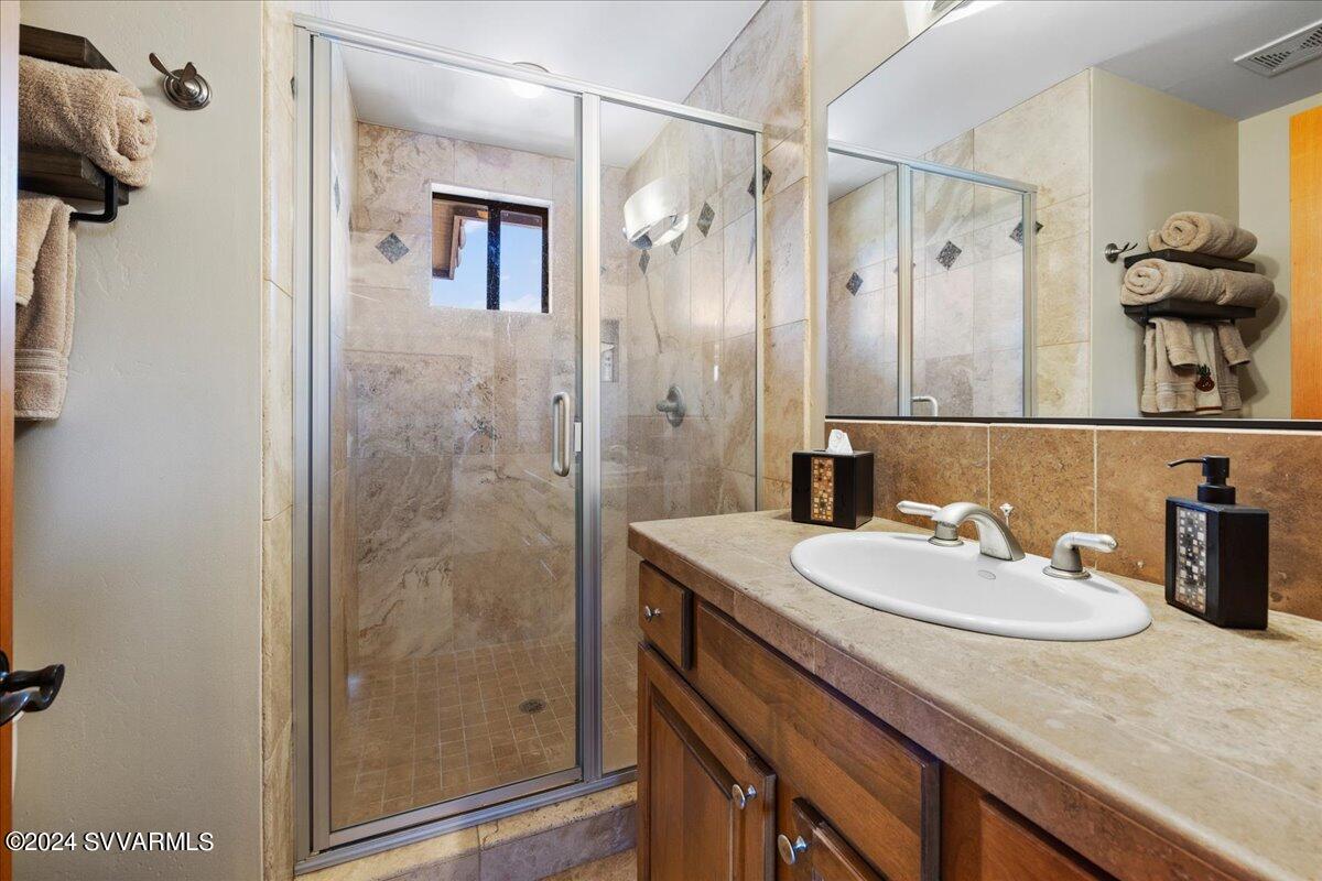 520 Jordan Road, Unit 9 Sedona, AZ 86336 - Photo 21 of 32 En-Suite 2 Bathroom