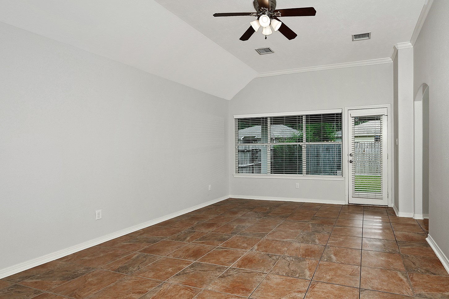 10912 Redbird Conroe, TX 77385 - Photo 4 of 17