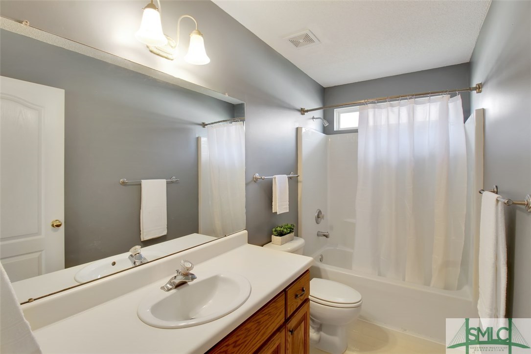 304 Walthour Drive Rincon, GA 31326 - Photo 22 of 40 Full Guest bathroom