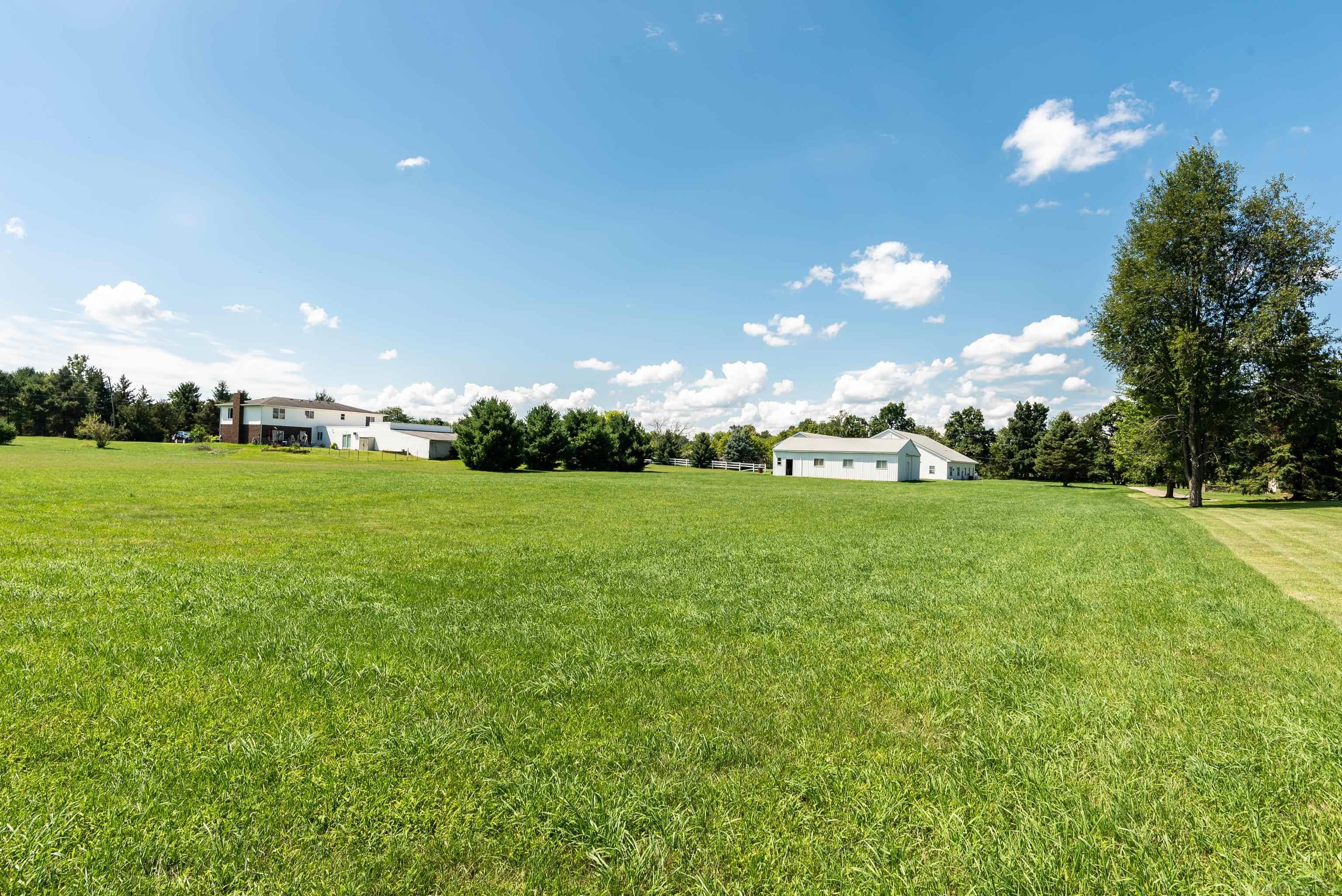 3863 Perry Lake Road Ortonville, MI 48462 - Photo 5 of 29 50088593-4.JPG