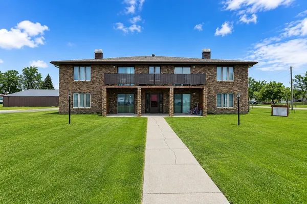 $625,000 | 241 6th Avenue South, Casselton, ND 58012