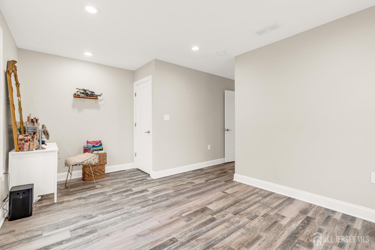 38 Sturgis Road Edison, NJ 08817 - Photo 29 of 41 a view of an empty room