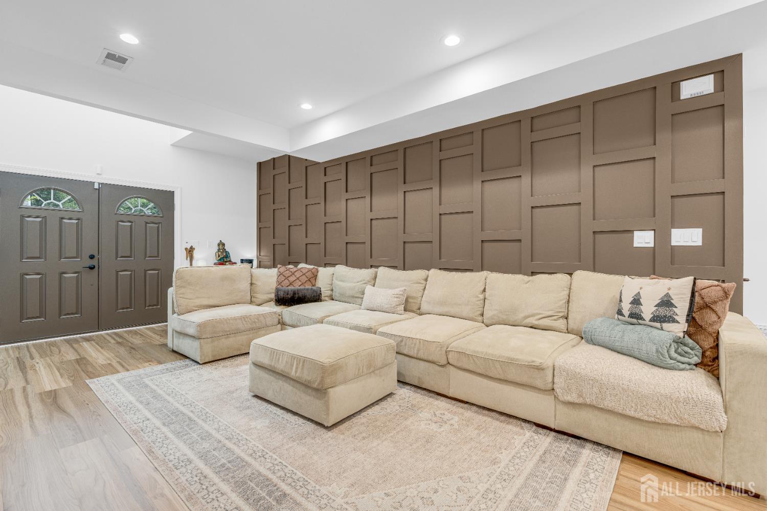 38 Sturgis Road Edison, NJ 08817 - Photo 7 of 41 a living room with furniture
