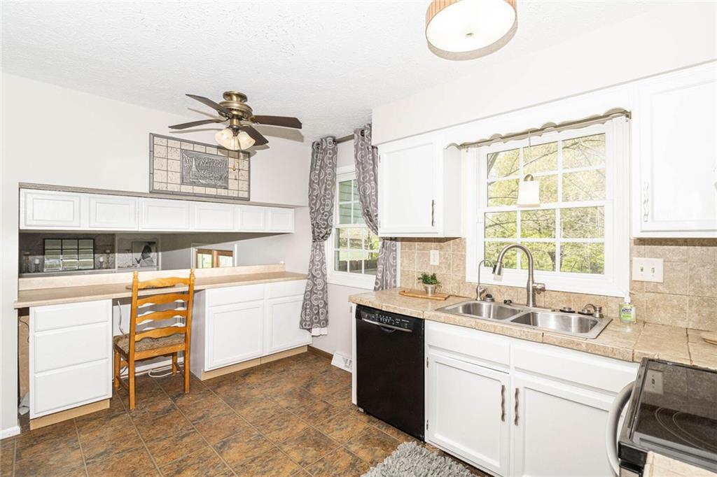 13377 Nottingham Road Fishers, IN 46038 - Photo 8 of 33 Gallery Image 8