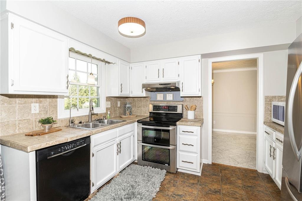 13377 Nottingham Road Fishers, IN 46038 - Photo 10 of 33 Gallery Image 10