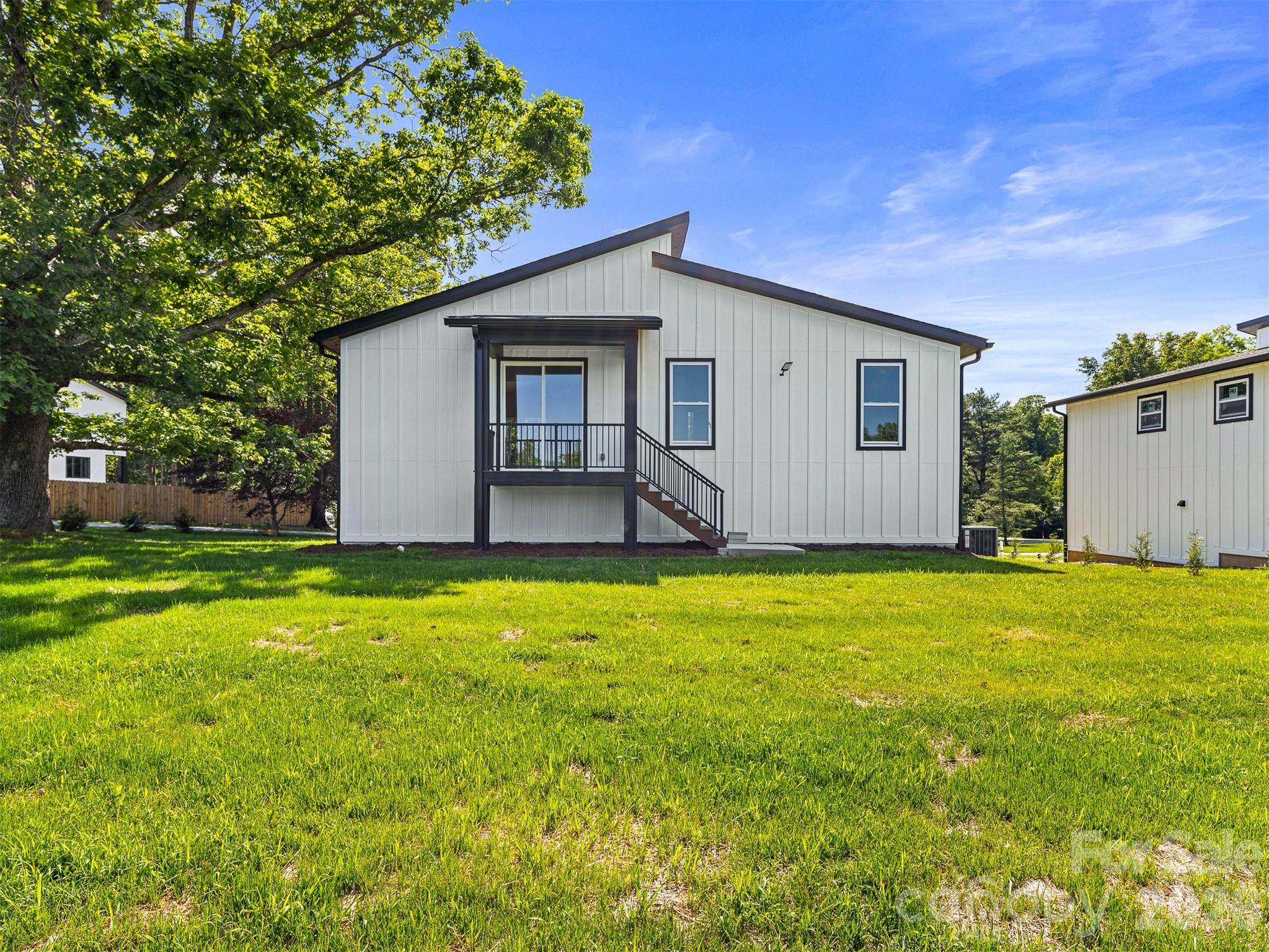 45 Klimovych Road Hendersonville, NC 28792 - Photo 4 of 24