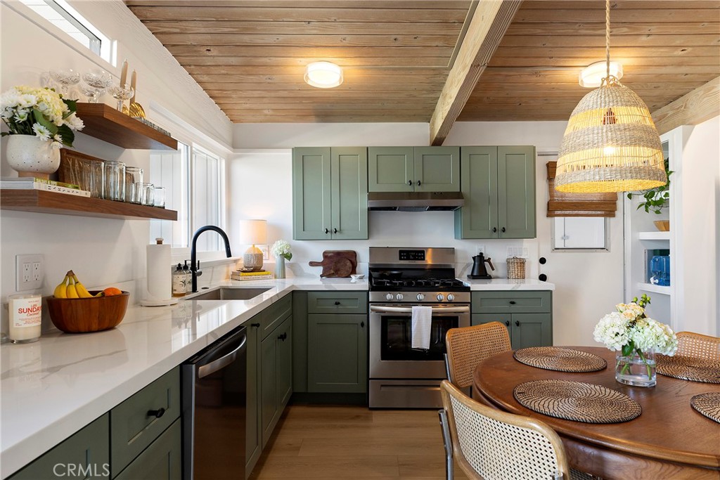 208 Del Gado Road San Clemente, CA 92672 - Photo 10 of 44