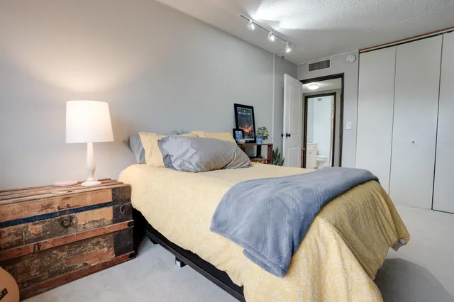 $215,000 | 1920 South 1st Street, Unit 409, Minneapolis, MN 55454