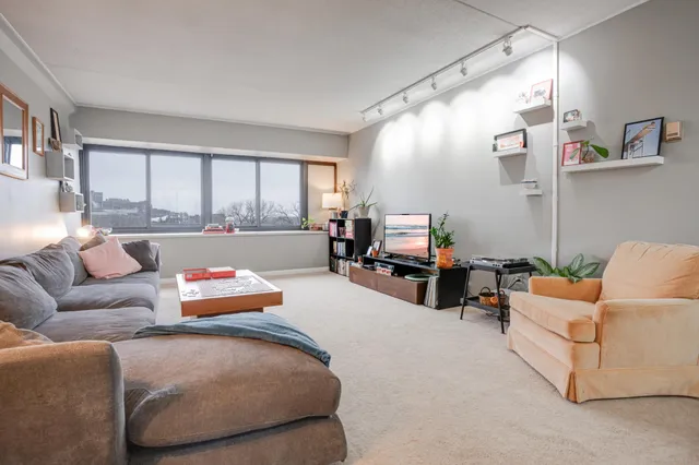 $215,000 | 1920 South 1st Street, Unit 409, Minneapolis, MN 55454