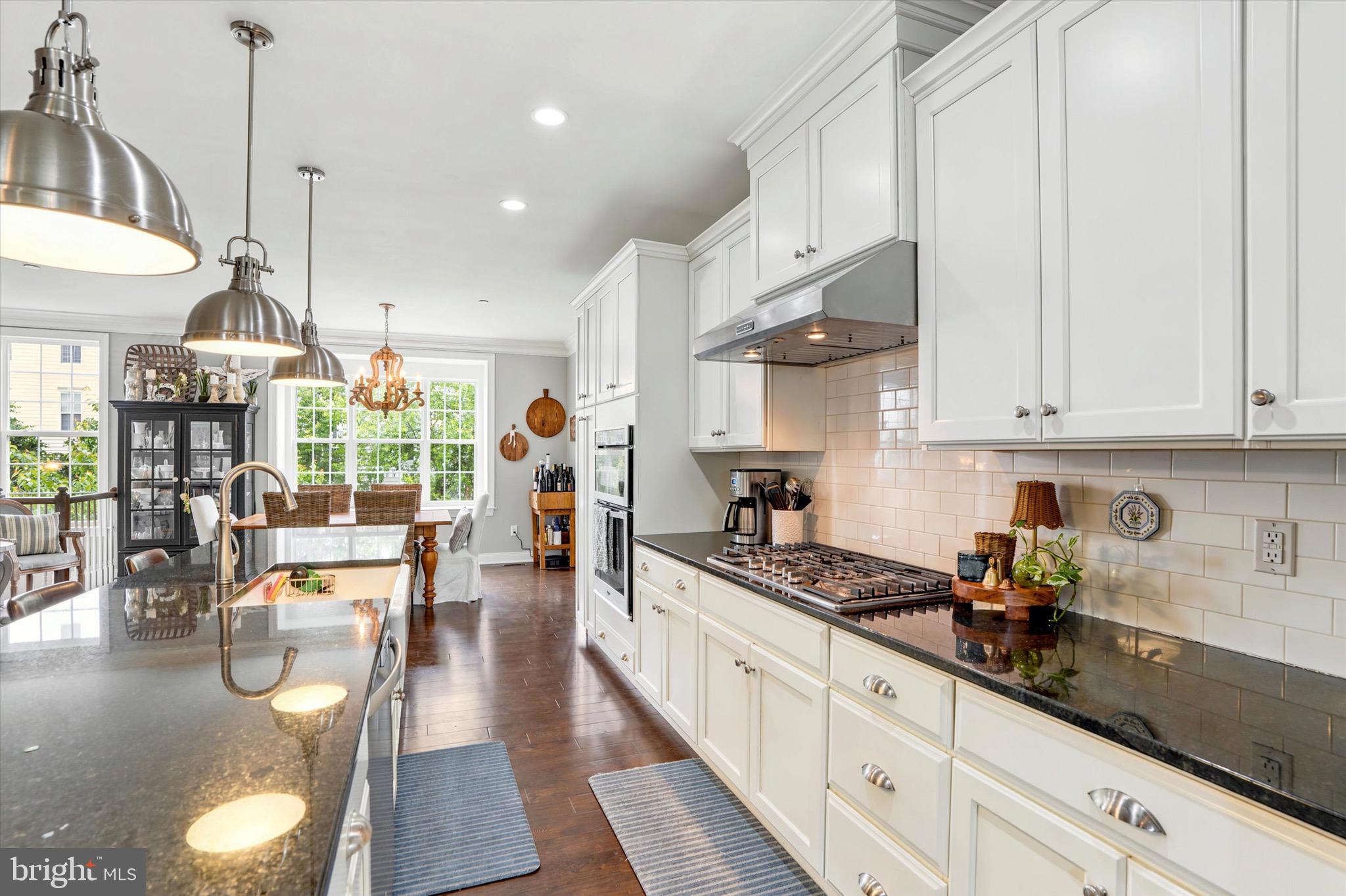 203 Corvus Circle Springfield, PA 19064 - Photo 7 of 41 Gas cooktop