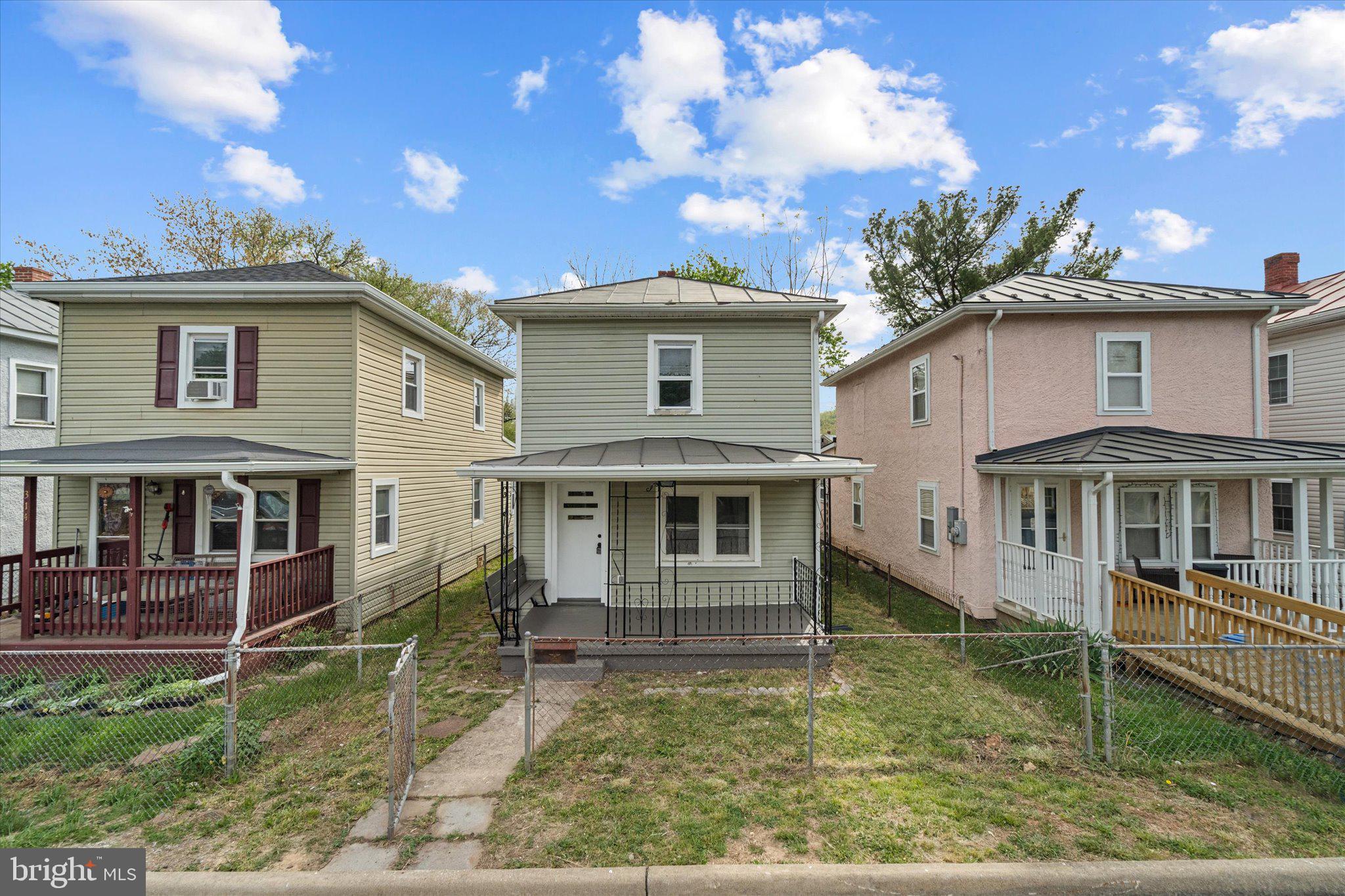 316 Ritenour Street Front Royal, VA 22630 - Photo 2 of 33