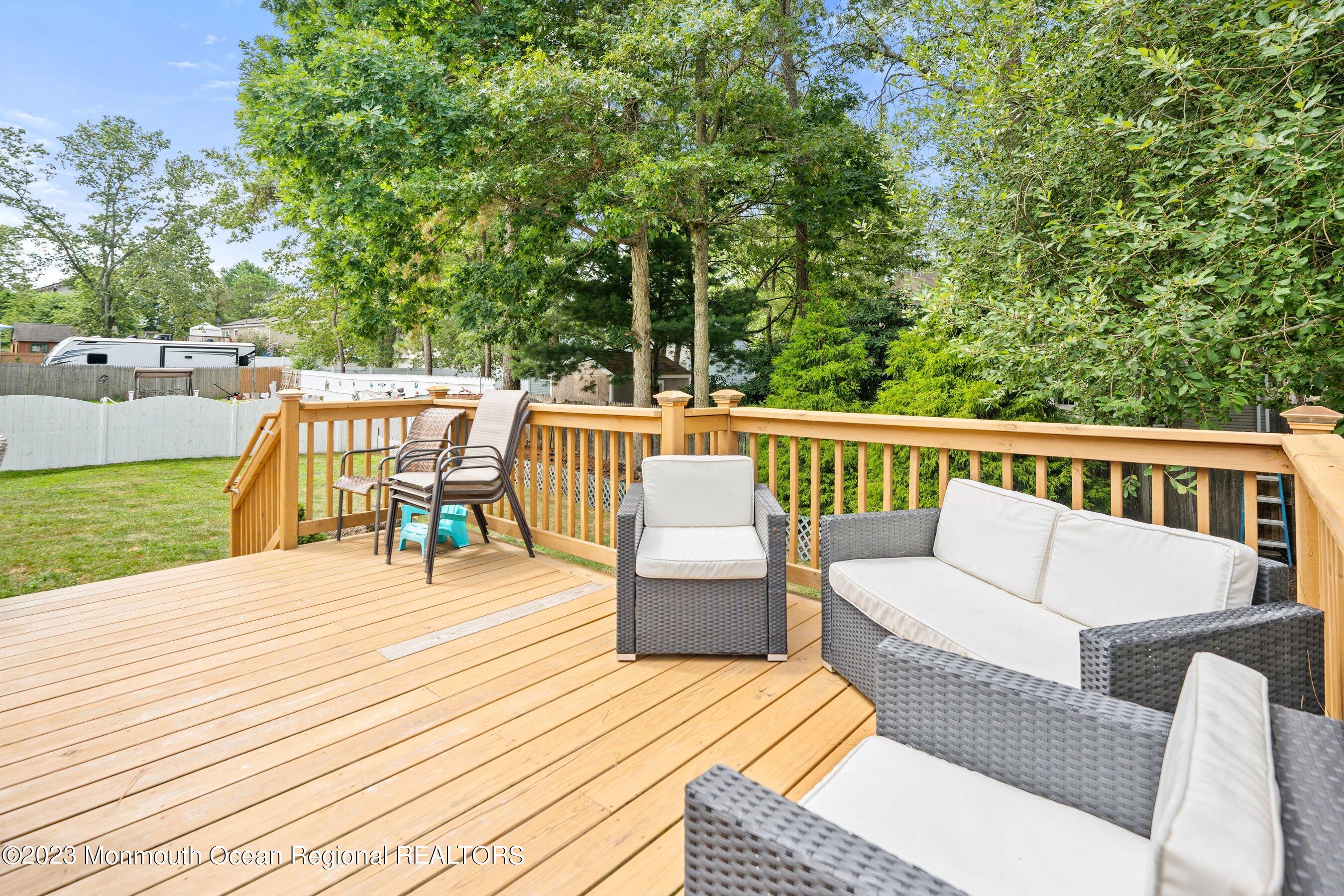 275 Sextant Road Manahawkin, NJ 08050 - Photo 14 of 33 275 Sextant Deck