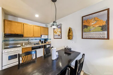$430,000 | 3535 Lake Tahoe Boulevard, Unit 204, South Lake Tahoe, CA 96150