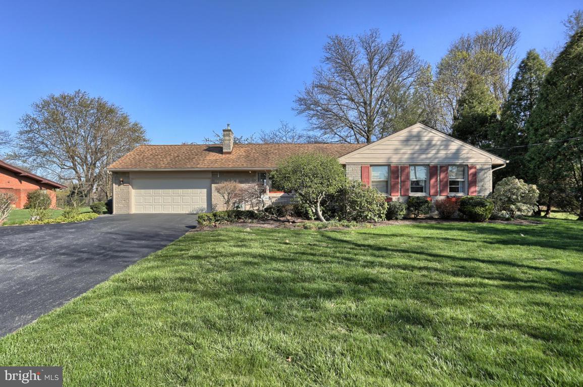 208 North Zinns Mill Road Lebanon, PA 17042 - Photo 1 of 31 Gallery Image 1