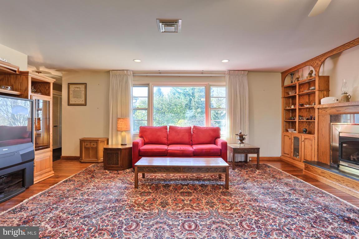 208 North Zinns Mill Road Lebanon, PA 17042 - Photo 13 of 31 Gallery Image 13