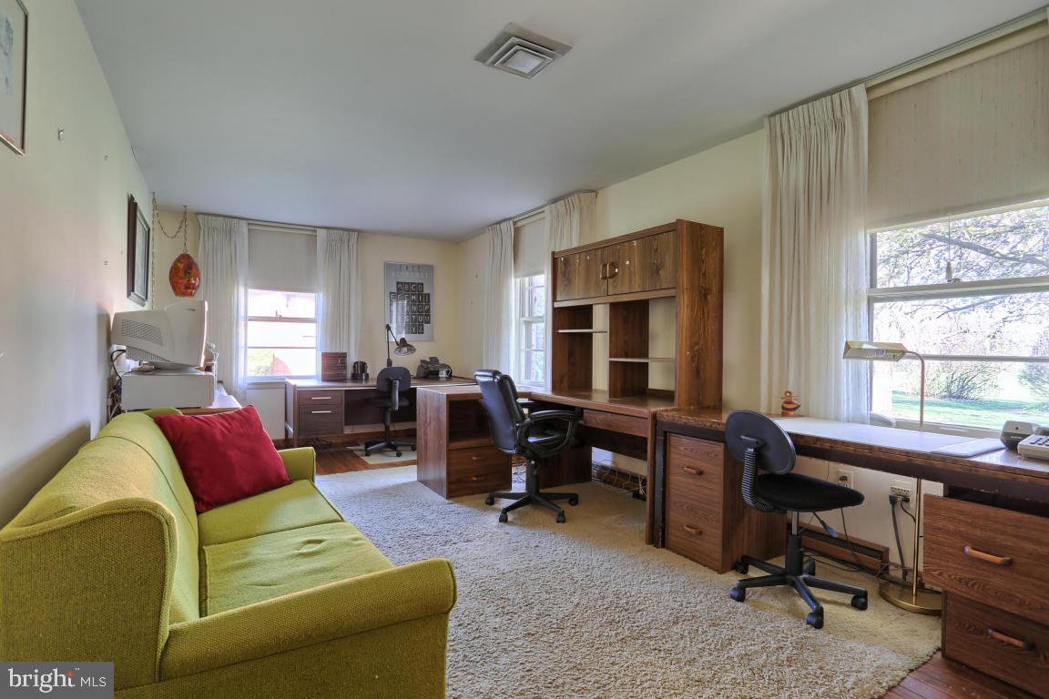 208 North Zinns Mill Road Lebanon, PA 17042 - Photo 16 of 31 Gallery Image 16
