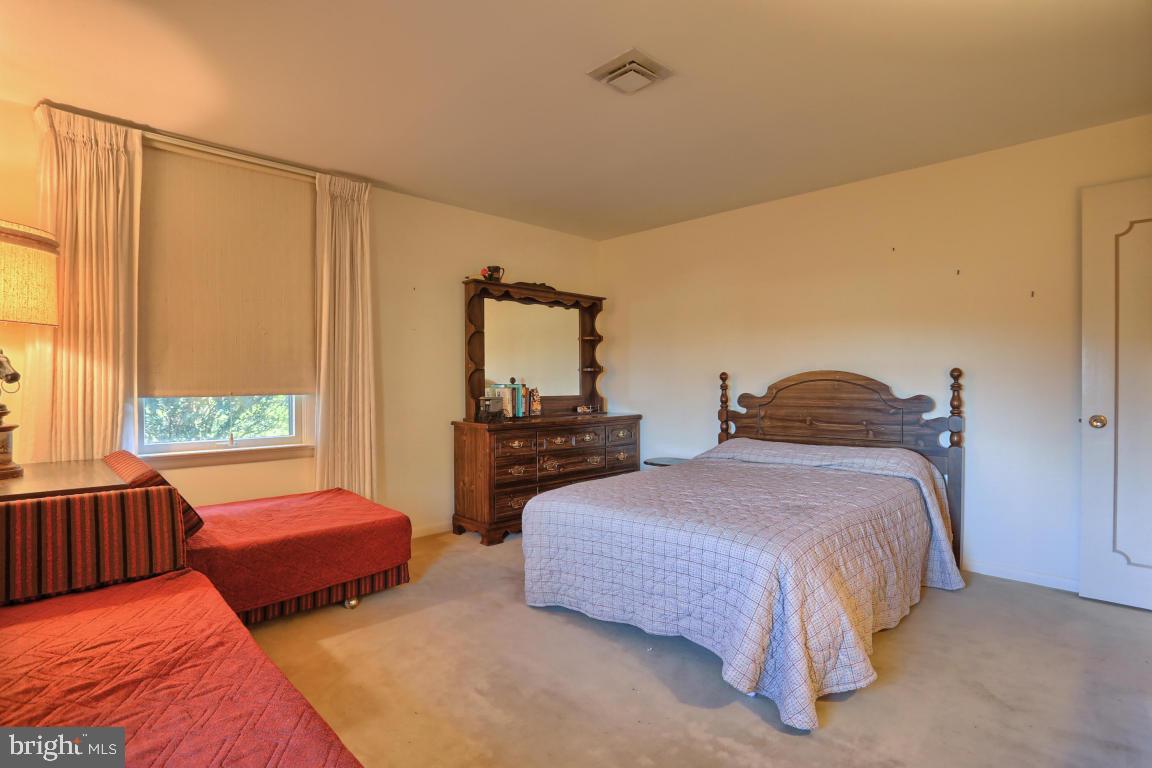 208 North Zinns Mill Road Lebanon, PA 17042 - Photo 21 of 31 Gallery Image 21