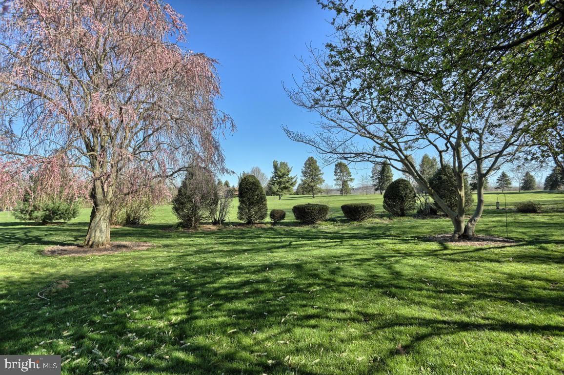 208 North Zinns Mill Road Lebanon, PA 17042 - Photo 4 of 31 Gallery Image 4