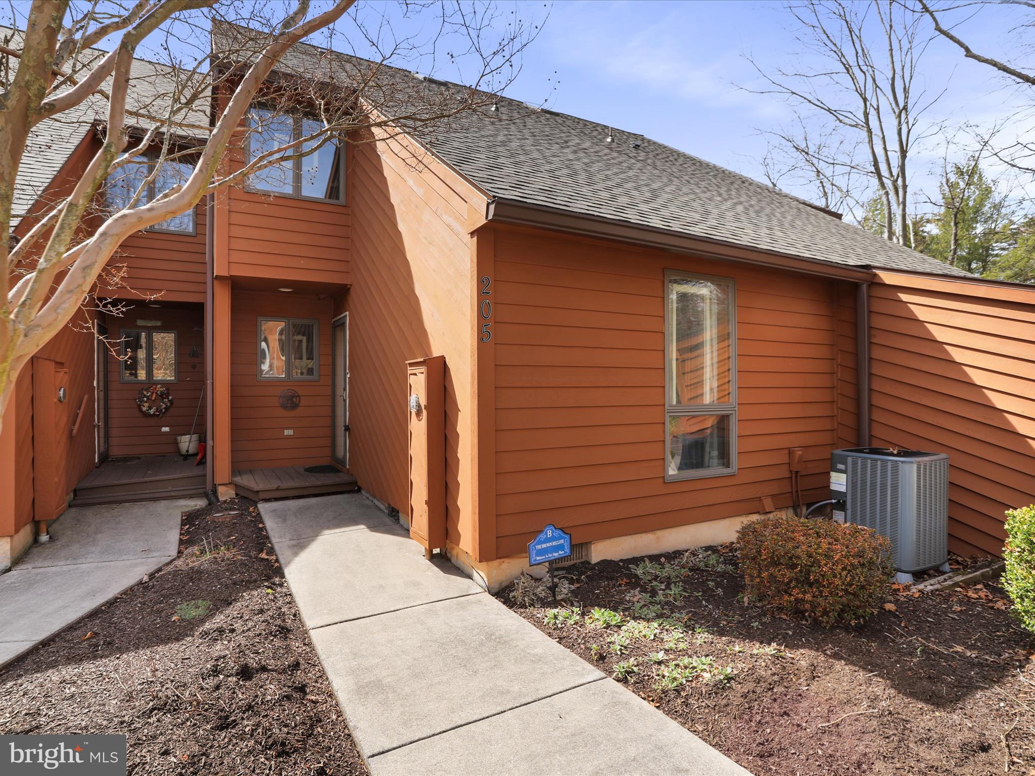 205 Tecumseh Trail Hedgesville, WV 25427 - Photo 2 of 75 Let's step inside..