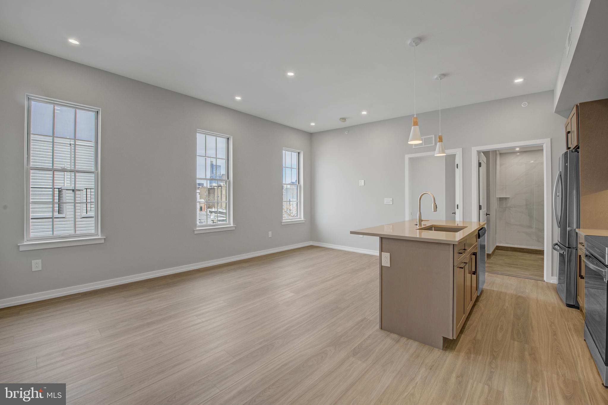 2445 Innovator Way, Unit 4D Philadelphia, PA 19146 - Photo 3 of 31