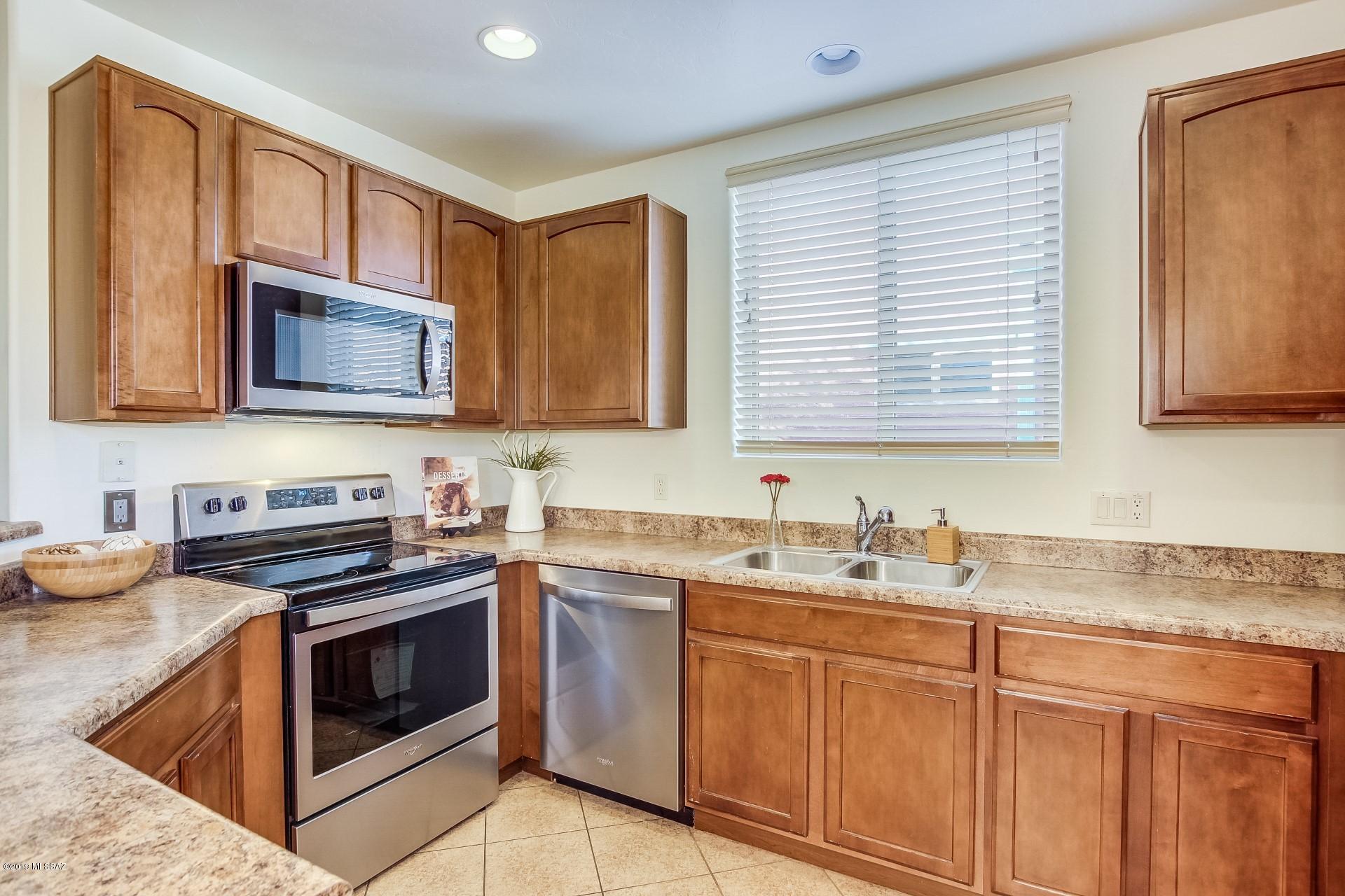 10547 East Marchetti Loop Tucson, AZ 85747 - Photo 6 of 35