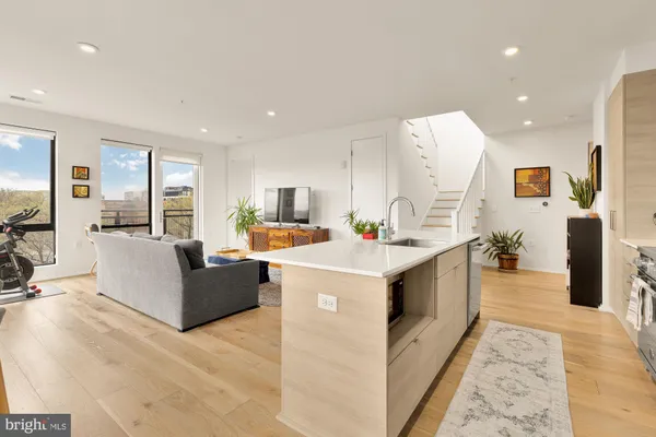 $7,500 | 1550 11th Street Northwest, Unit 401, Washington, DC 20005