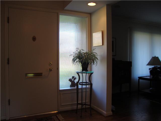 203 Croswell Road Columbus, OH 43214 - Photo 2 of 25 Gallery Image 2
