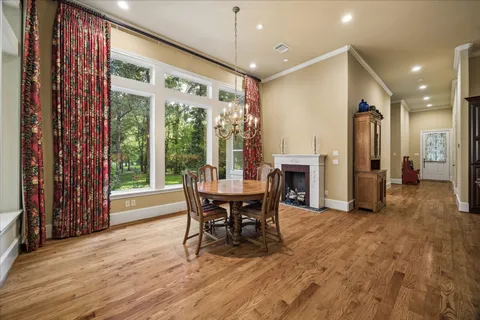 $1,250,000 | 37519 Edgewater Drive, Pinehurst, TX 77362
