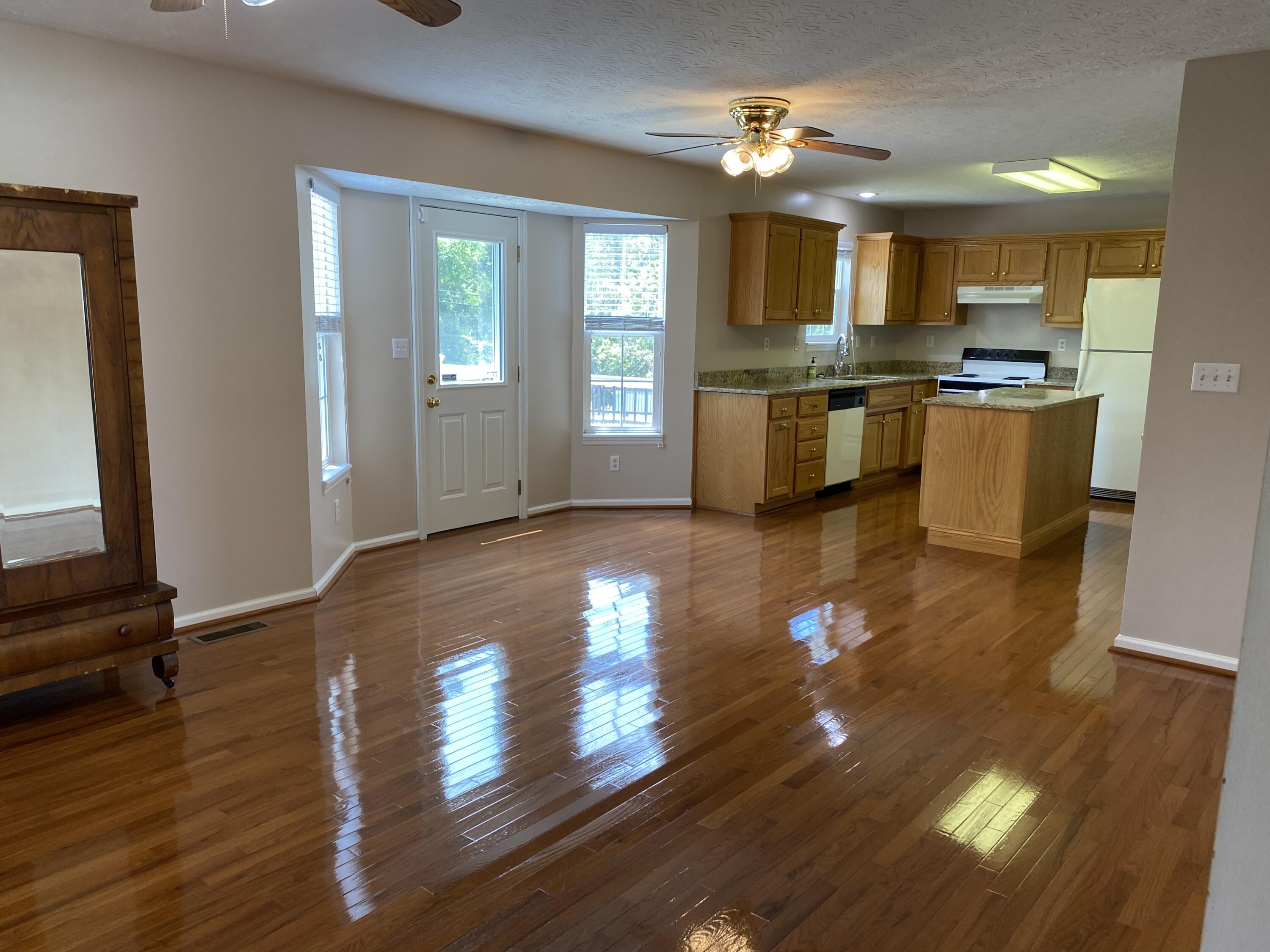 126 Locust Ridge Road Frankfort, KY 40601 - Photo 9 of 23 595519C8-BF62-4ADE-BD7F-19ED73A19914