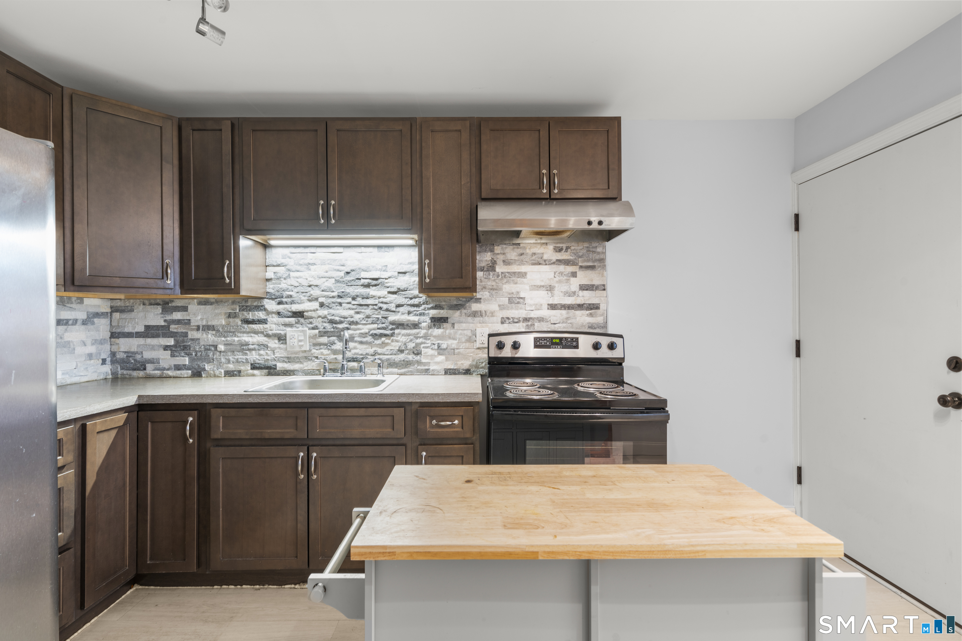 161 West Spring Street, Unit D2 West Haven, CT 06516 - Photo 5 of 17